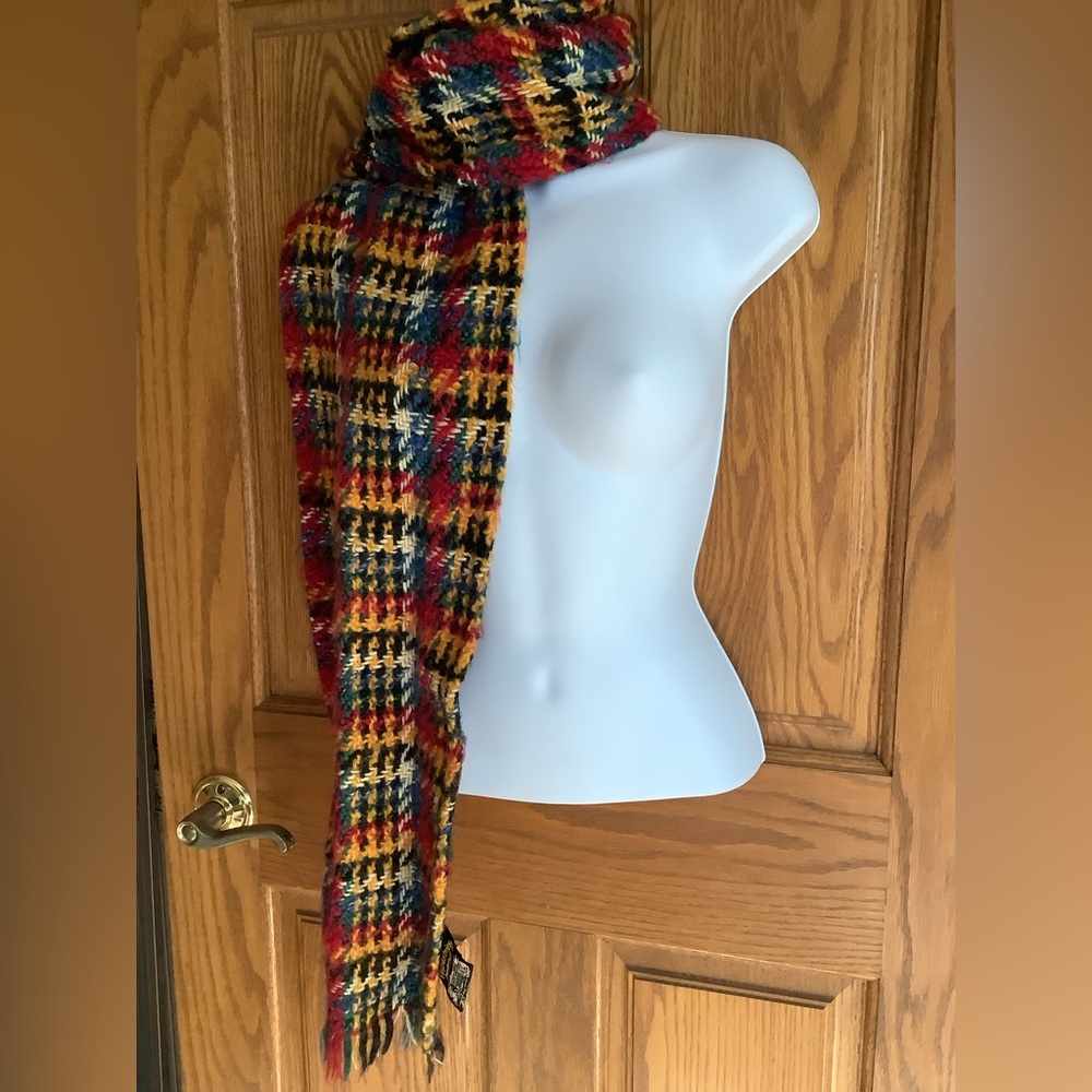 Tapestries Ireland Limited scarf